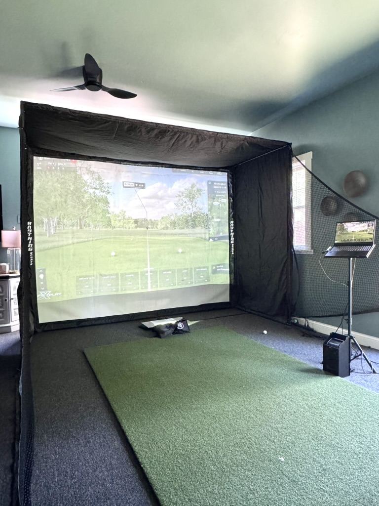 Sim2U Golf trade show booth activation setup